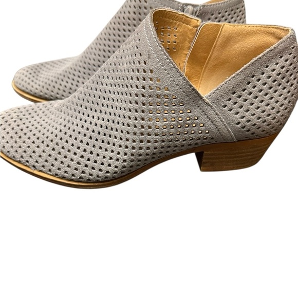 Lucky Brand Basel Perforated Suede Booties Gray 7.5M - Picture 4 of 8